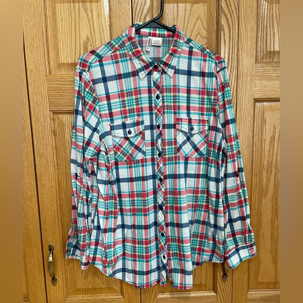 Passport Plus Women’s Palid Button Down Shirt. Size 1X